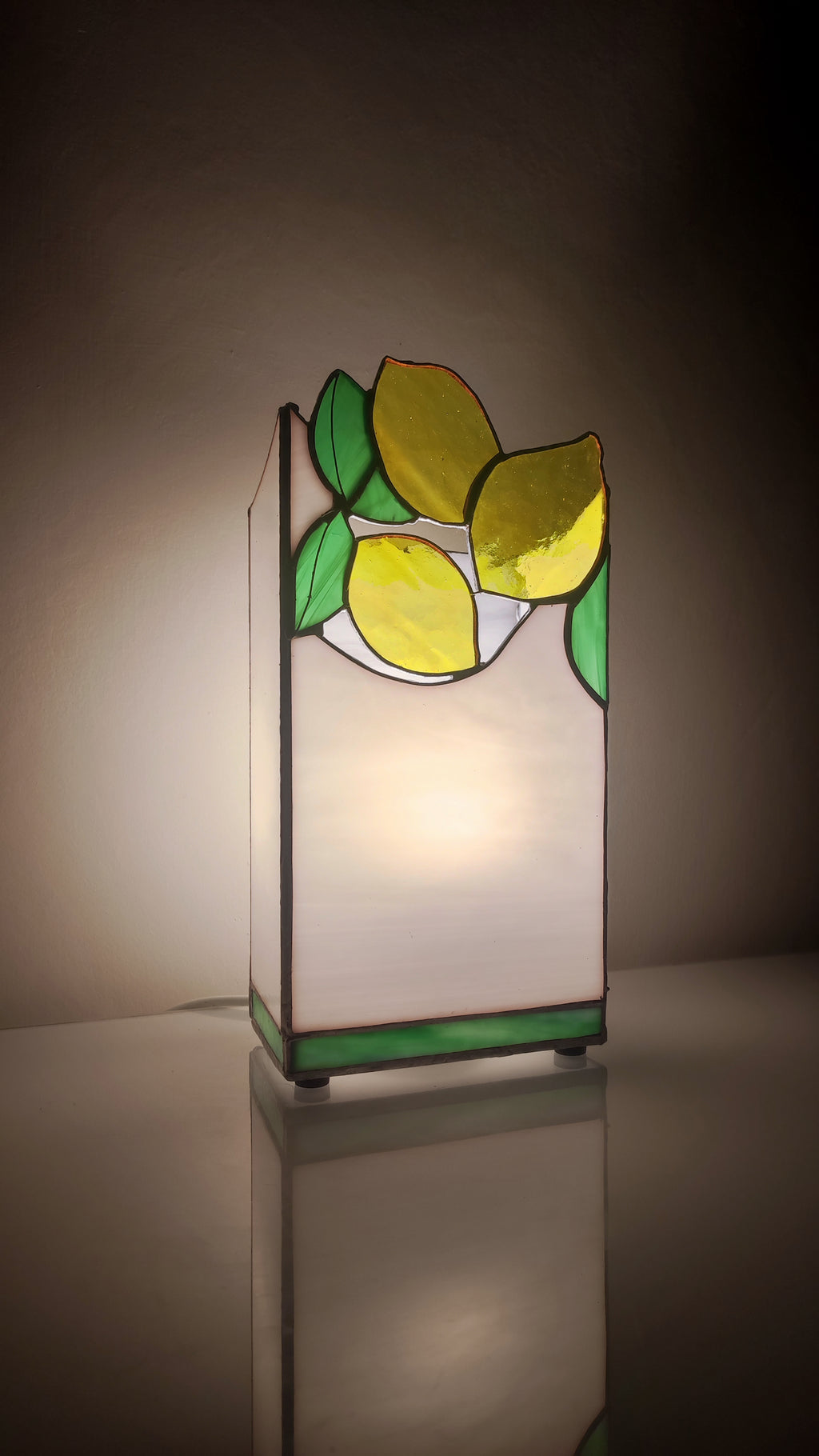 Stained Glass Table Lamp with Lemons