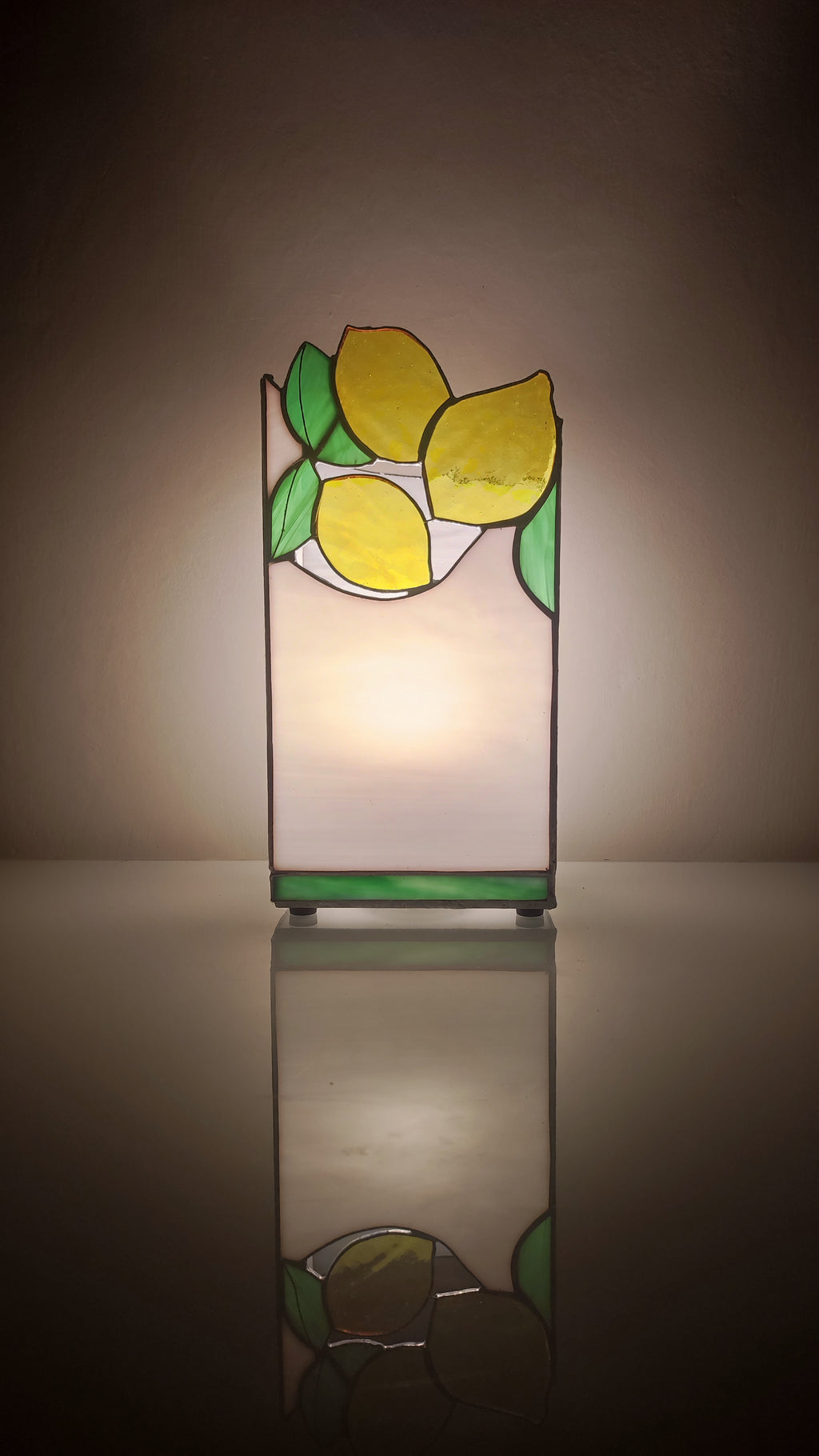 Stained Glass Table Lamp with Lemons