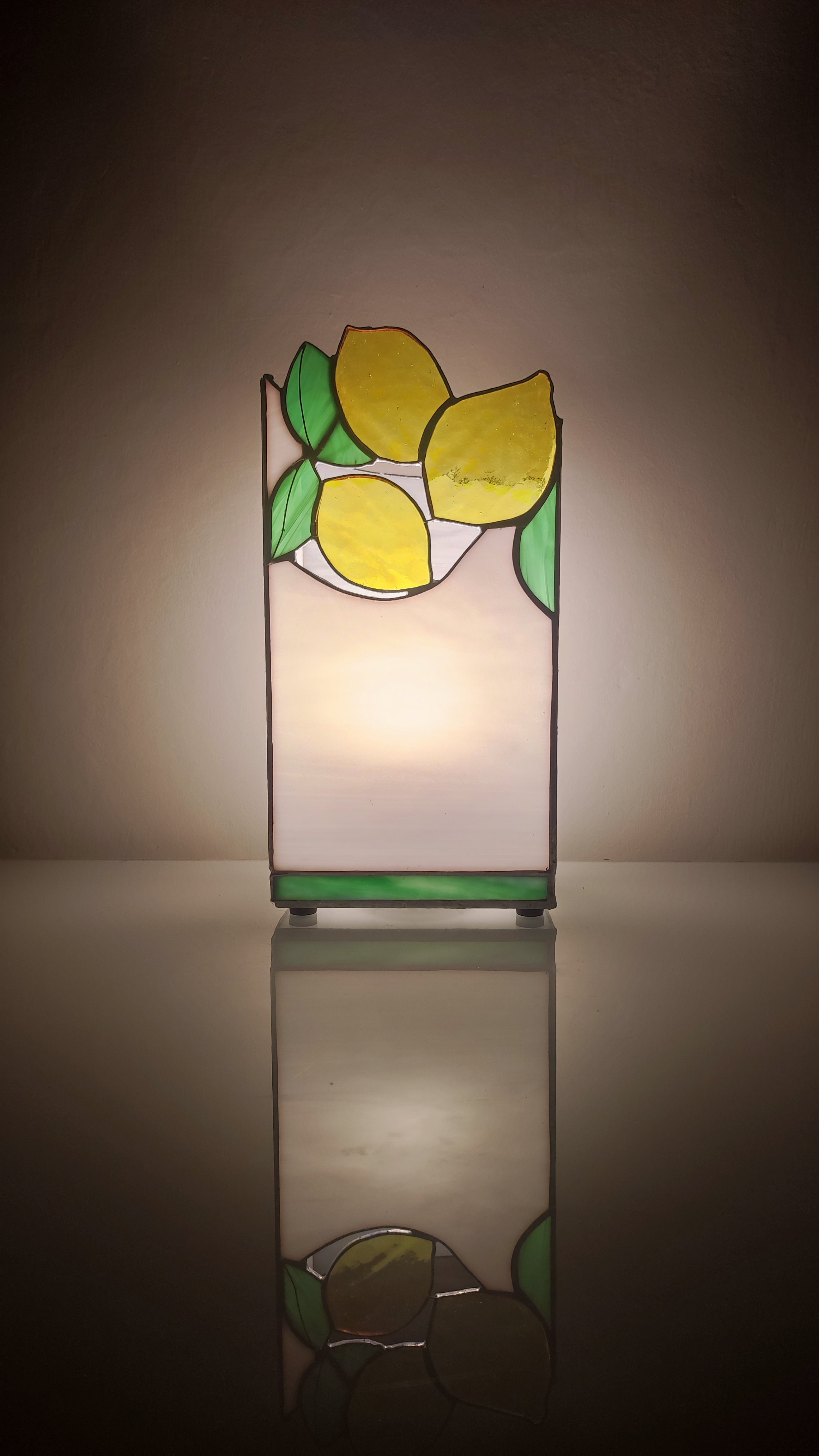 Stained Glass Table Lamp with Lemons