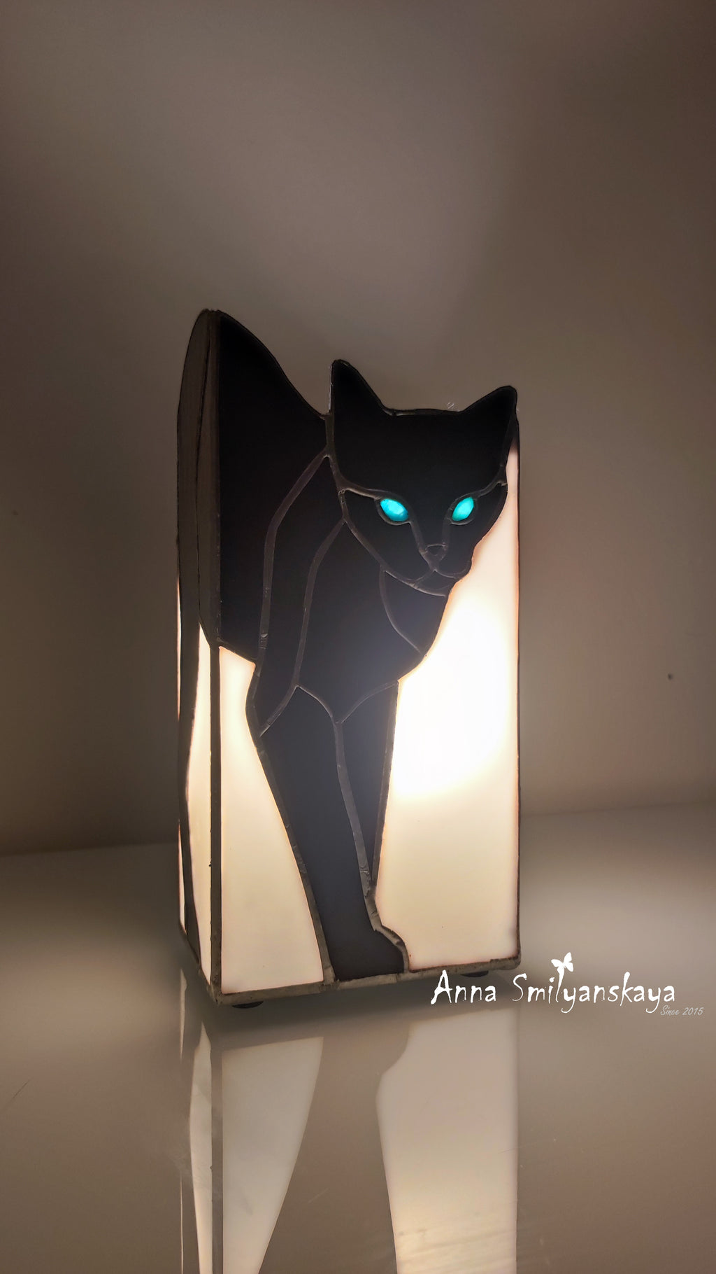 Cat Elegance Stained Glass Table Lamp