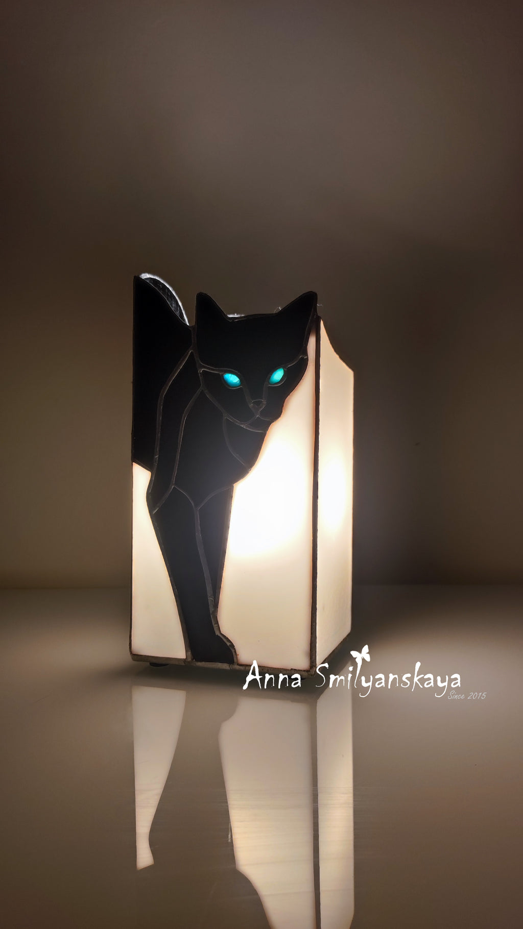 Cat Elegance Stained Glass Table Lamp
