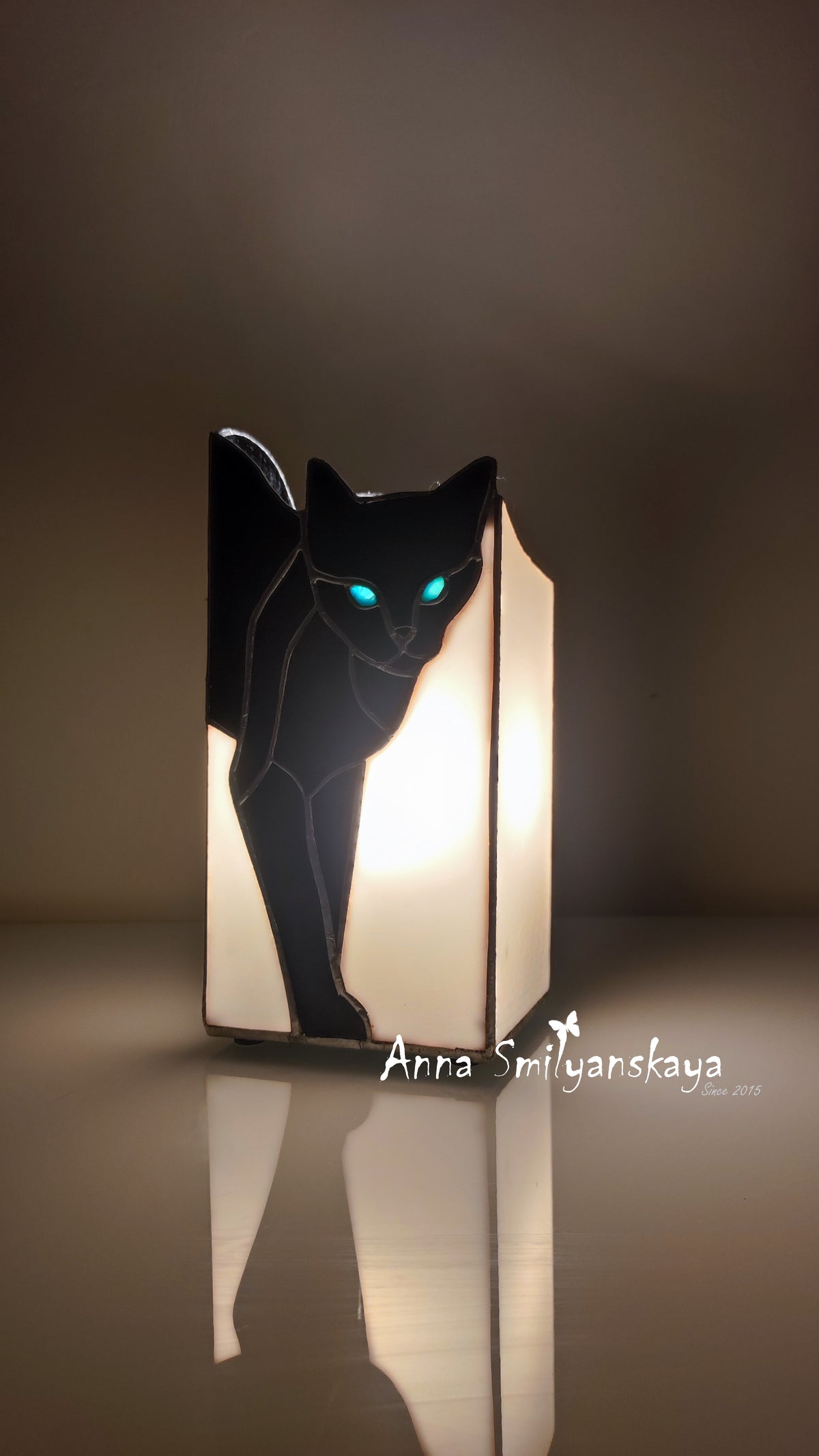 Cat Elegance Stained Glass Table Lamp