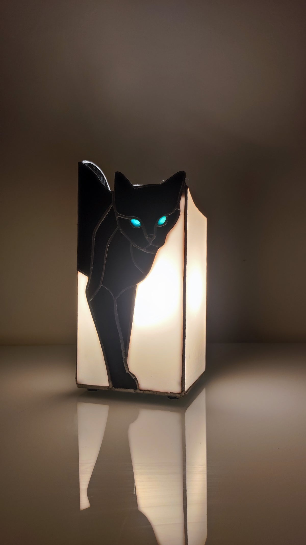 Cat Elegance Stained Glass Table Lamp