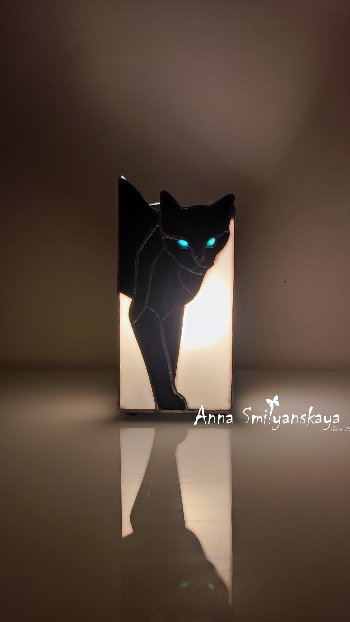 Cat Elegance Stained Glass Table Lamp