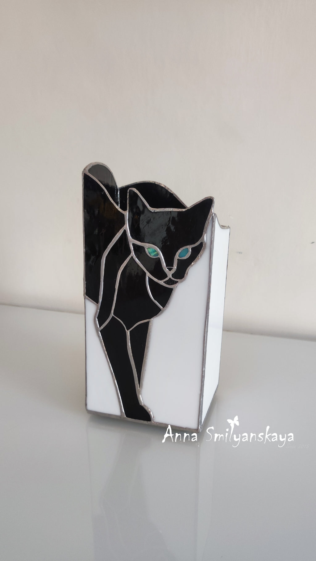 Cat Elegance Stained Glass Table Lamp