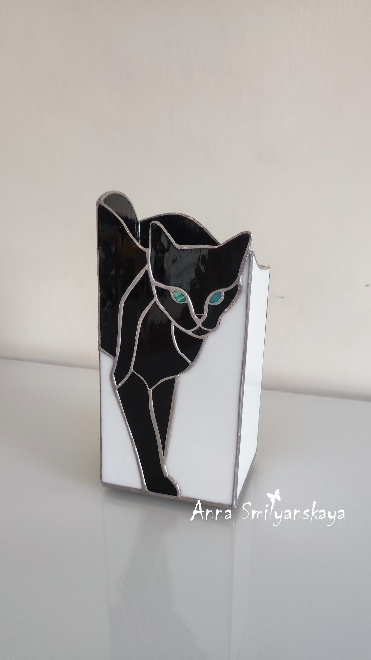 Cat Elegance Stained Glass Table Lamp