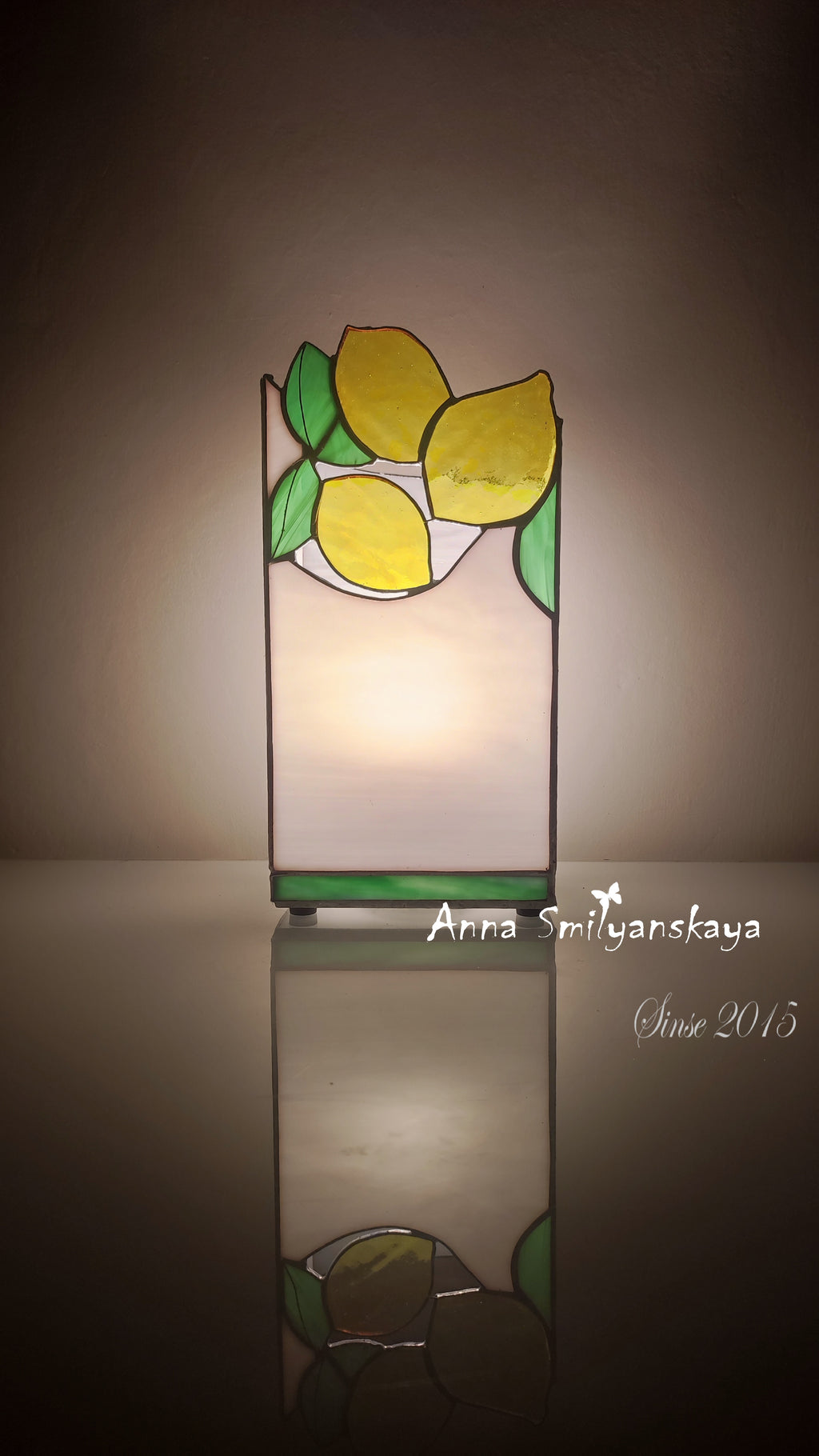Lemon Stained Glass Table Lamp