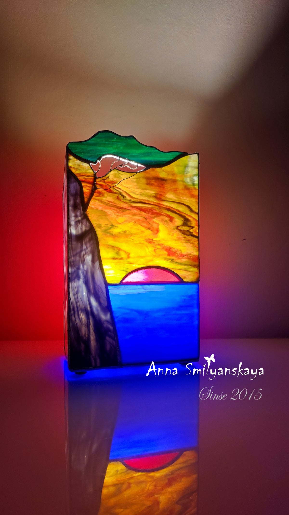 Red Sunset Stained Glass Table Lamp