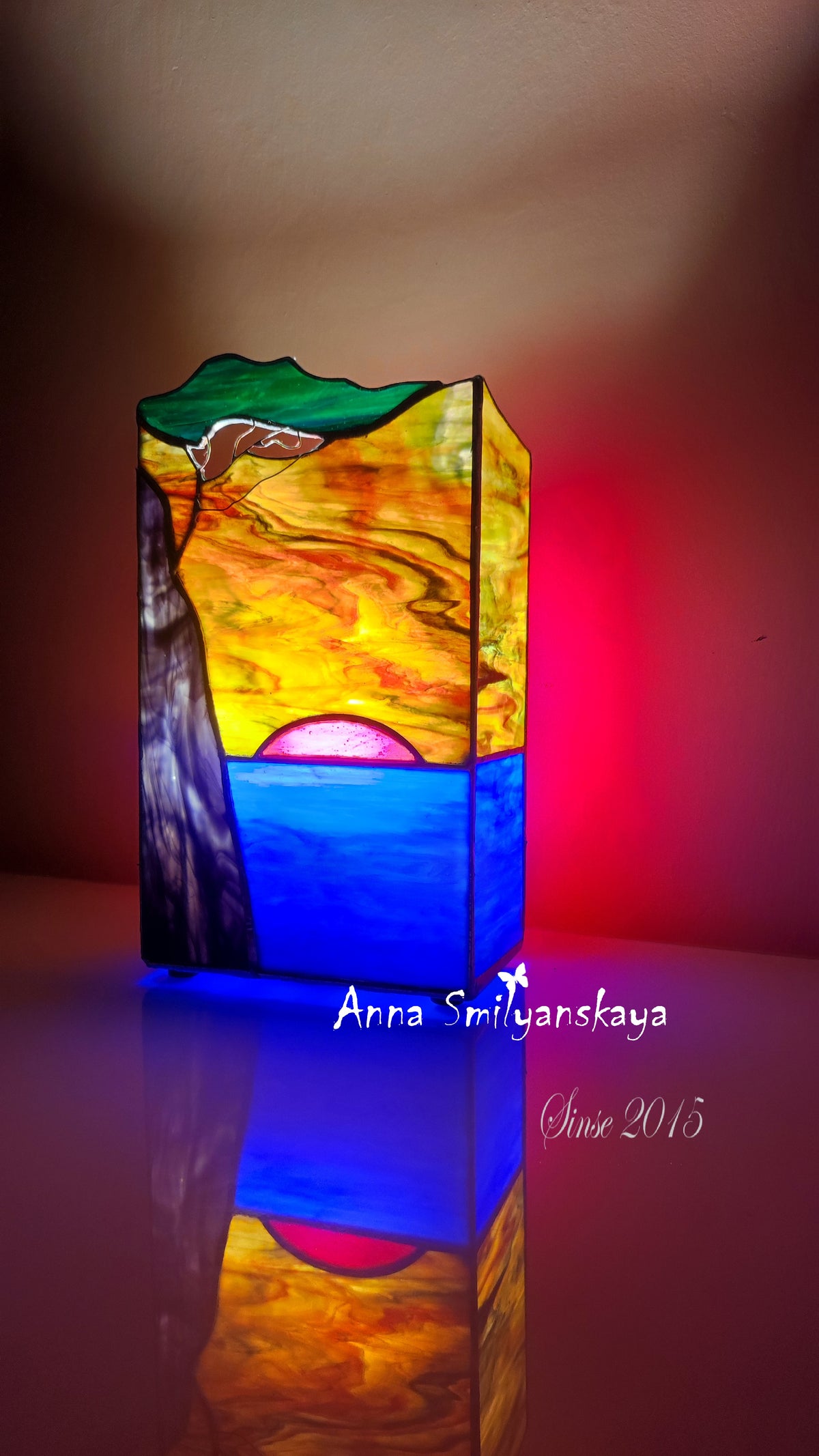 Red Sunset Stained Glass Table Lamp